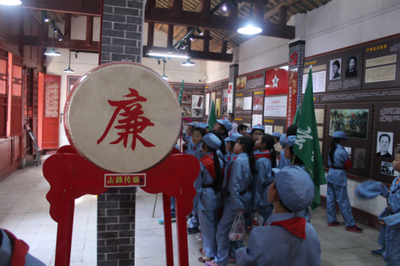 麻城:乘馬崗鎮(zhèn)列寧小學(xué)組織師生觀看廉政文化展